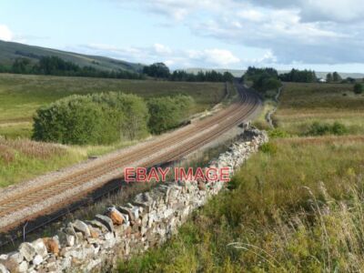 PHOTO  LOOKING TOWARDS AIS GILL SUMMIT THE FAMOUS SETTLE TO CARLISLE LINE OPENED