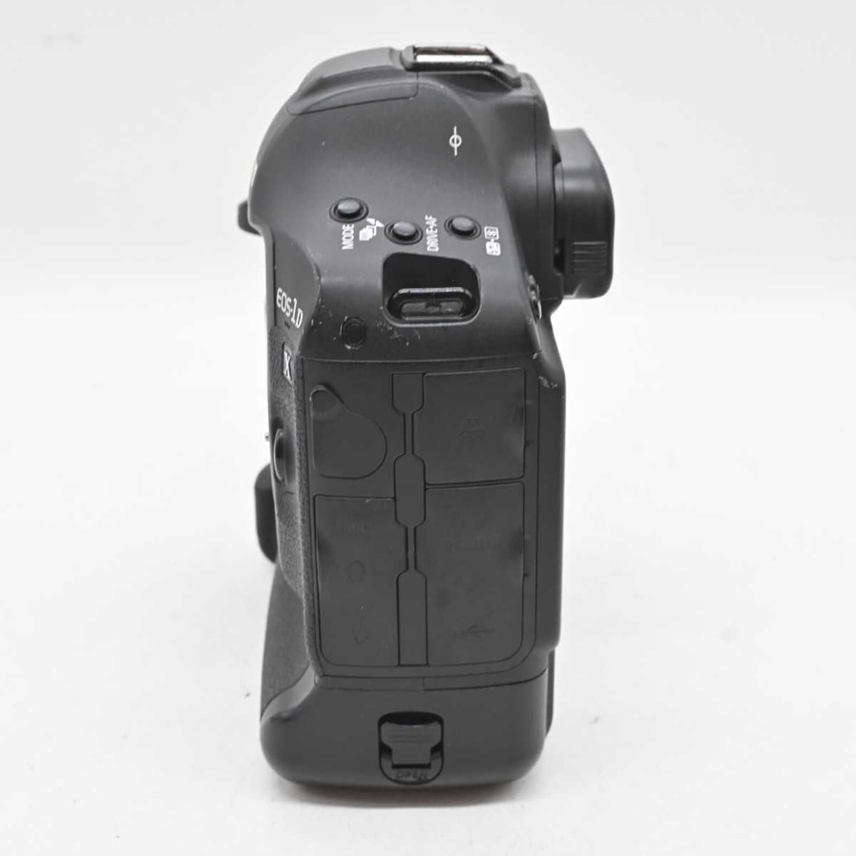 Canon EOS 1DX Mark II 20.2MP DSLR Camera Body[Exc+3 / Shutter