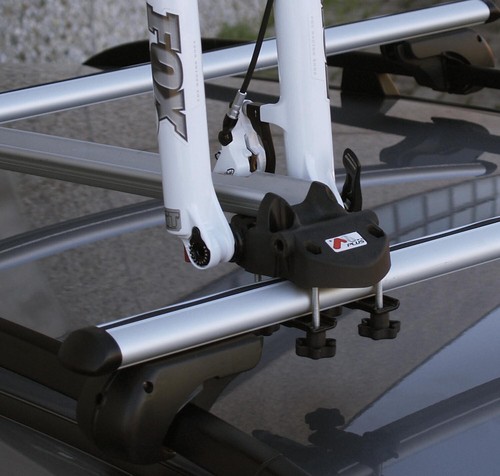 2 portabicicletas BikePro + portaequipajes VDP para Mitsub. Lancer Evo 10 4 puertas 08-16 - Imagen 5 de 6