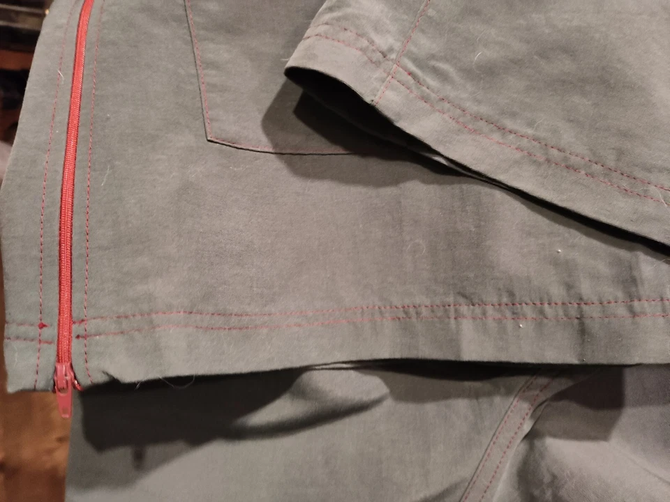 RARE, 90's Rave womans 27"W. HOUSE OF SPY New, W/O tags - Image 3 of 4