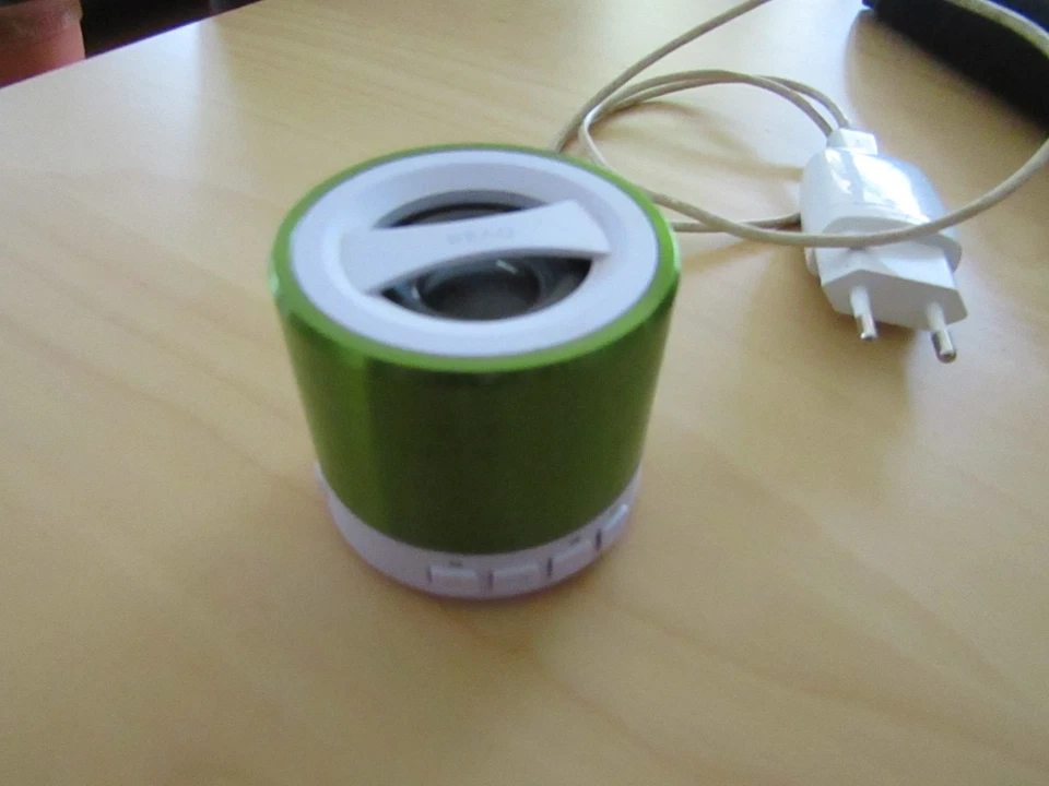 PEAQ PPA 103-WT Tragbarer Lautsprecher - Bild 1 von 3