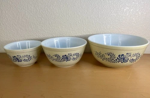 Vintage Pyrex Homestead Mixing Bowls Nesting 402 403 404 Set of 3 Excellent
