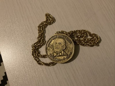 FRANK SINATRA IN CONCERT OPENING NIGHT 1974 THE COLISEUM NECKLACE