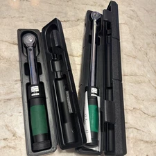 1/2" And 3/8" 150ft Lb  And 250 In Lb Torque Wrench Set