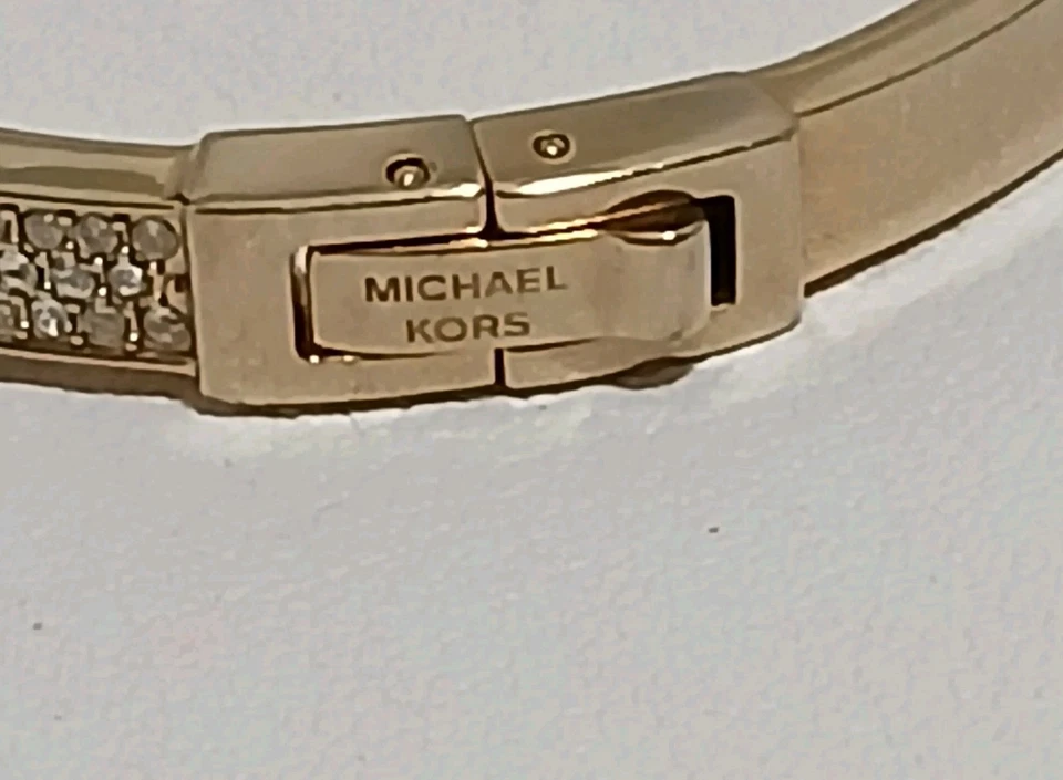 Michael Kors Goldtone 透明铺面水晶铰边手镯手链 带锁 — 第 4/4 张图片