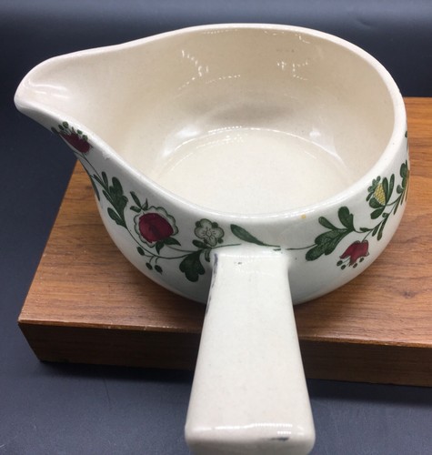 Staffordshire Johnson Bros. Old Granite Gretchen pattern handled gravy and bowl - Picture 9 of 10