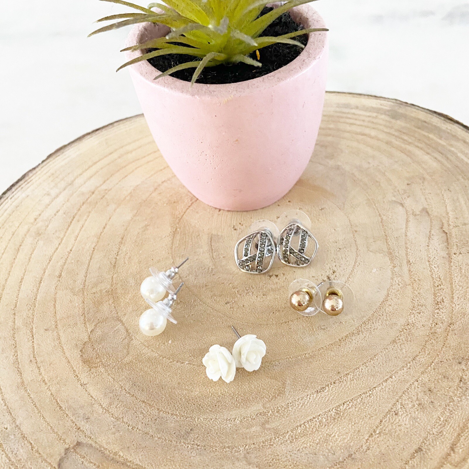 Stylish Set of 4 Sparkling Stud Earrings for Everyday Wear-image