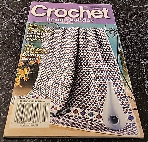 LB2 CROCHET HOME & HOLIDAY MAGAZINE, JUNE/JULY 2000 #77 - Picture 1 of 7
