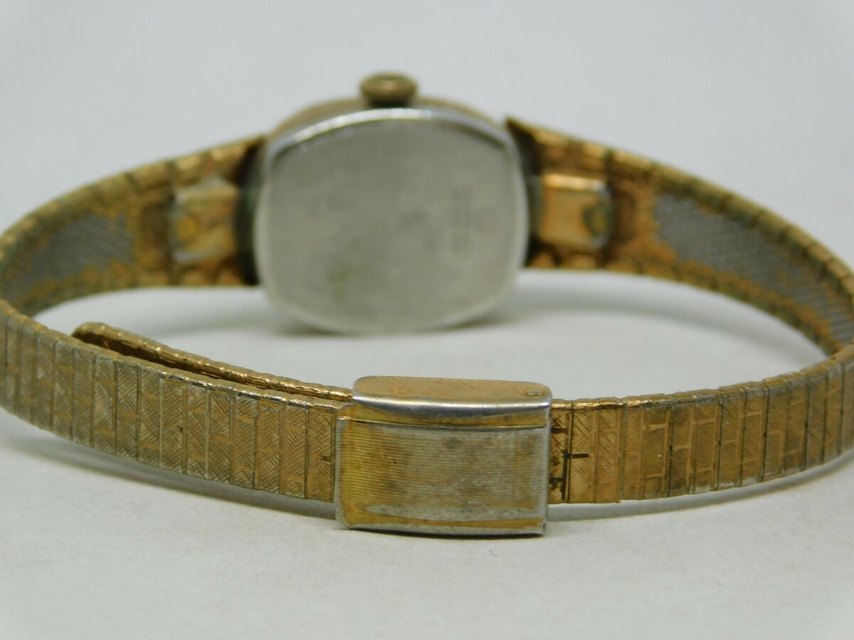 Vintage Helbros Gold Tone Quartz Analog Women's Watch For Vintage Helbros Gold Tone Quartz Analog Women's Watch For