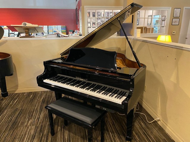 kohler and campbell baby grand piano