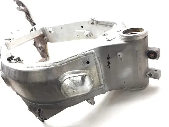 Chasis cuadro principal 2003 Suzuki Hayabusa GSX1300R 3159 Foto 4 de 4