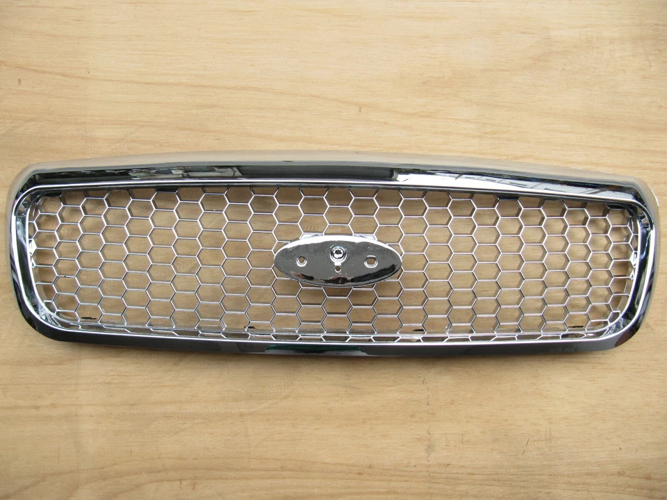 Totalmente cromado 6W7Z-8200-AA apto para parrilla Ford Crown Victoria 1998-2011 ¡RARO!! Foto 4 de 4