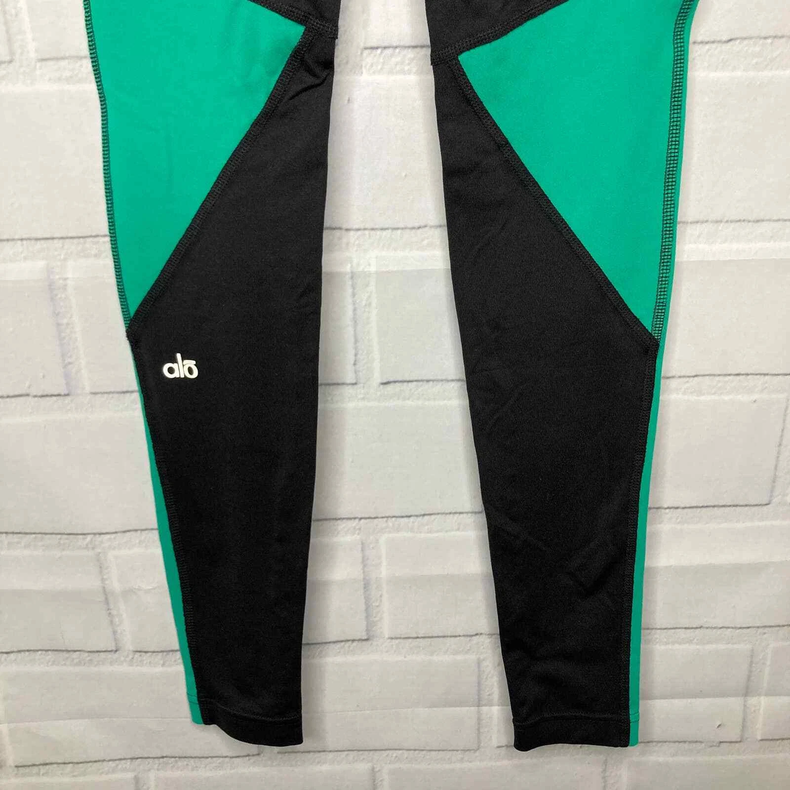 alo-yoga low rise colorblock activewear leggings
