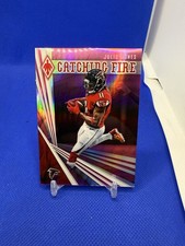 2019 Panini Phoenix - Catching Fire Julio Jones #12 Pink /199 Falcons
