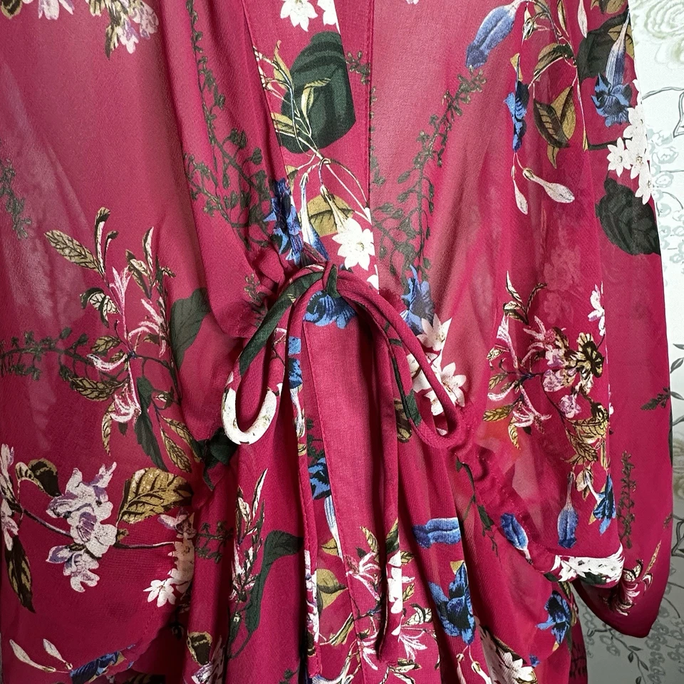 Traje de baño Lucky Brand kimono encubrir floral transparente frontal lazo ala de murciélago rojo Foto 2 de 4