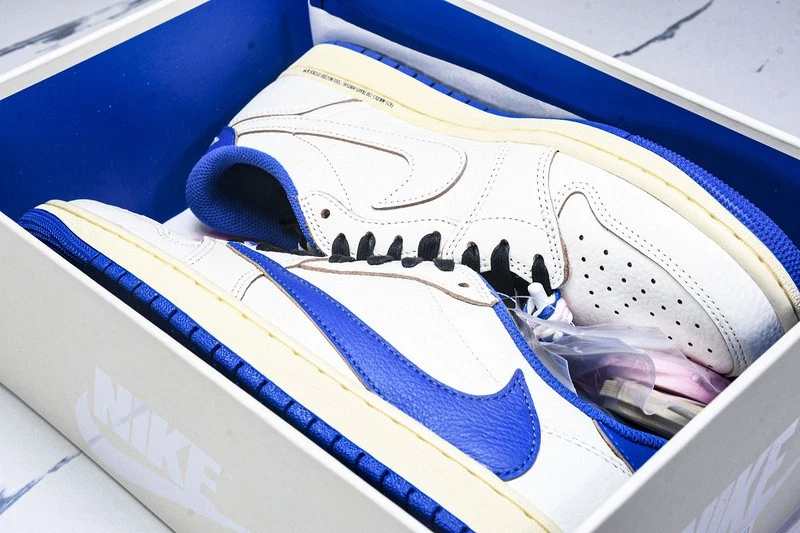 DM7866-104 AJ 1 Retro Bajo OG SP Travis Scott Vela Azul Militar Para Hombre Talla 4-13 Foto 3 de 4