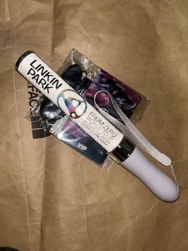 Linkin Park Penlight And Vip Pass - 第 1/3 張圖片