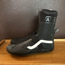 VANS Vans Surf Booties size 9 5mm new without box 90 retail