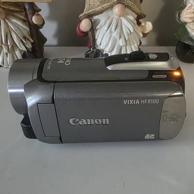 Canon VIXIA HF R100 HD Handheld Camcorder 20x Zoom 2.7in LCD Silver