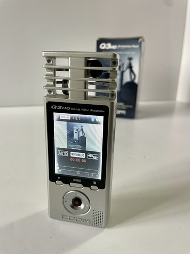 Zoom Q3 HD Video Audio Recorder with Q3HD Accessory Pack - VGC - Picture 2 of 10