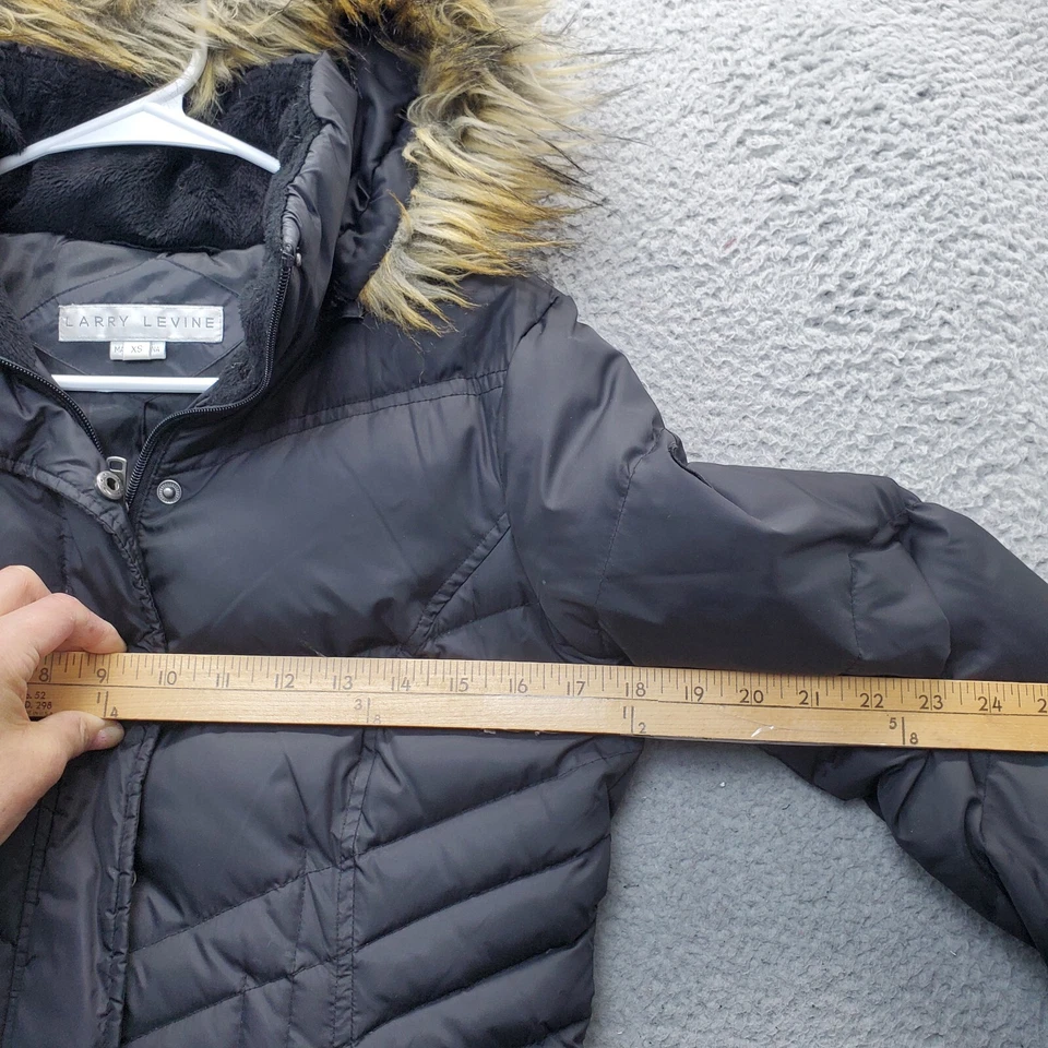 Abrigo acolchado Larry Levine para mujer XS negro imitación piel capucha a presión frontal interior cremallera Foto 4 de 4