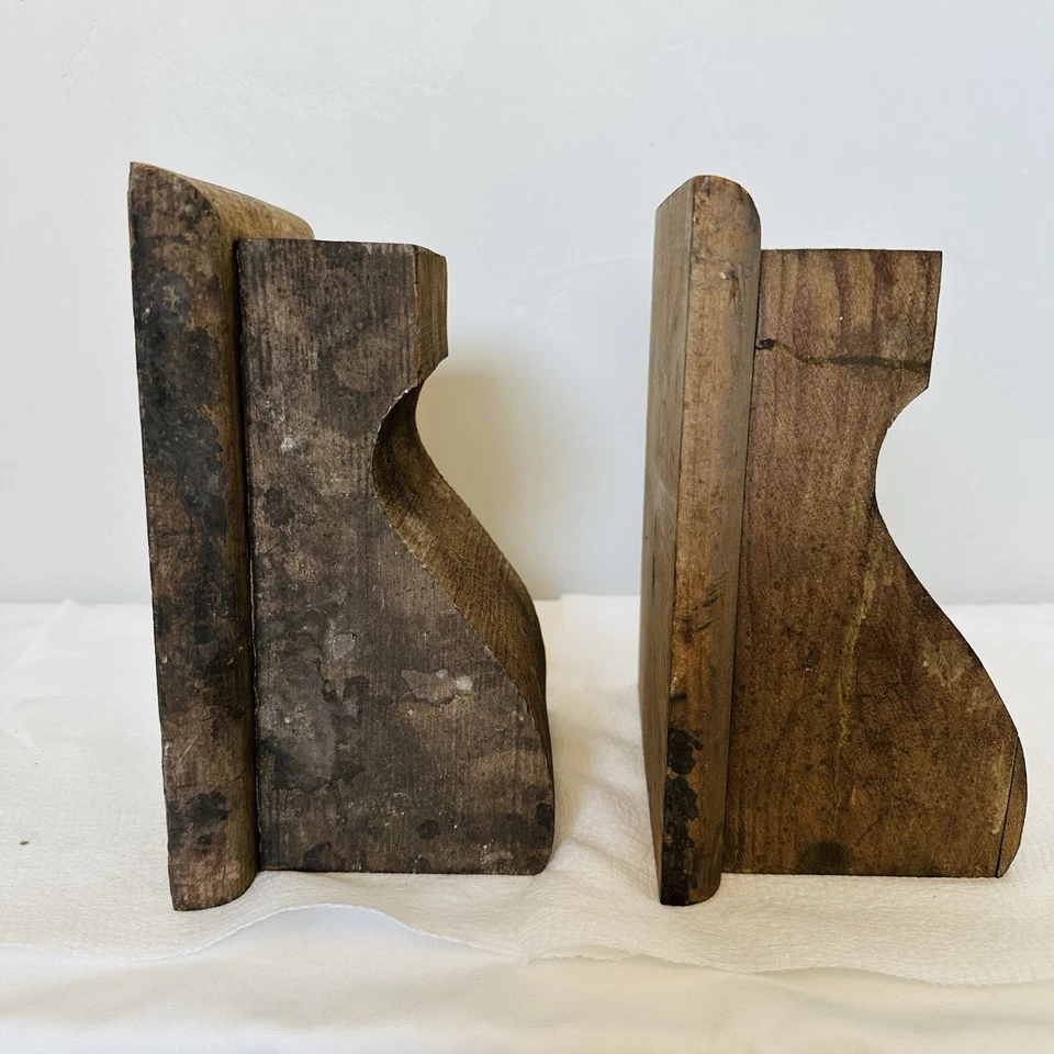 2 Antique Wooden Corbels from 1915 House Bookends 9" x 5" x 7" Cottagecore Decor - Image 3 of 4