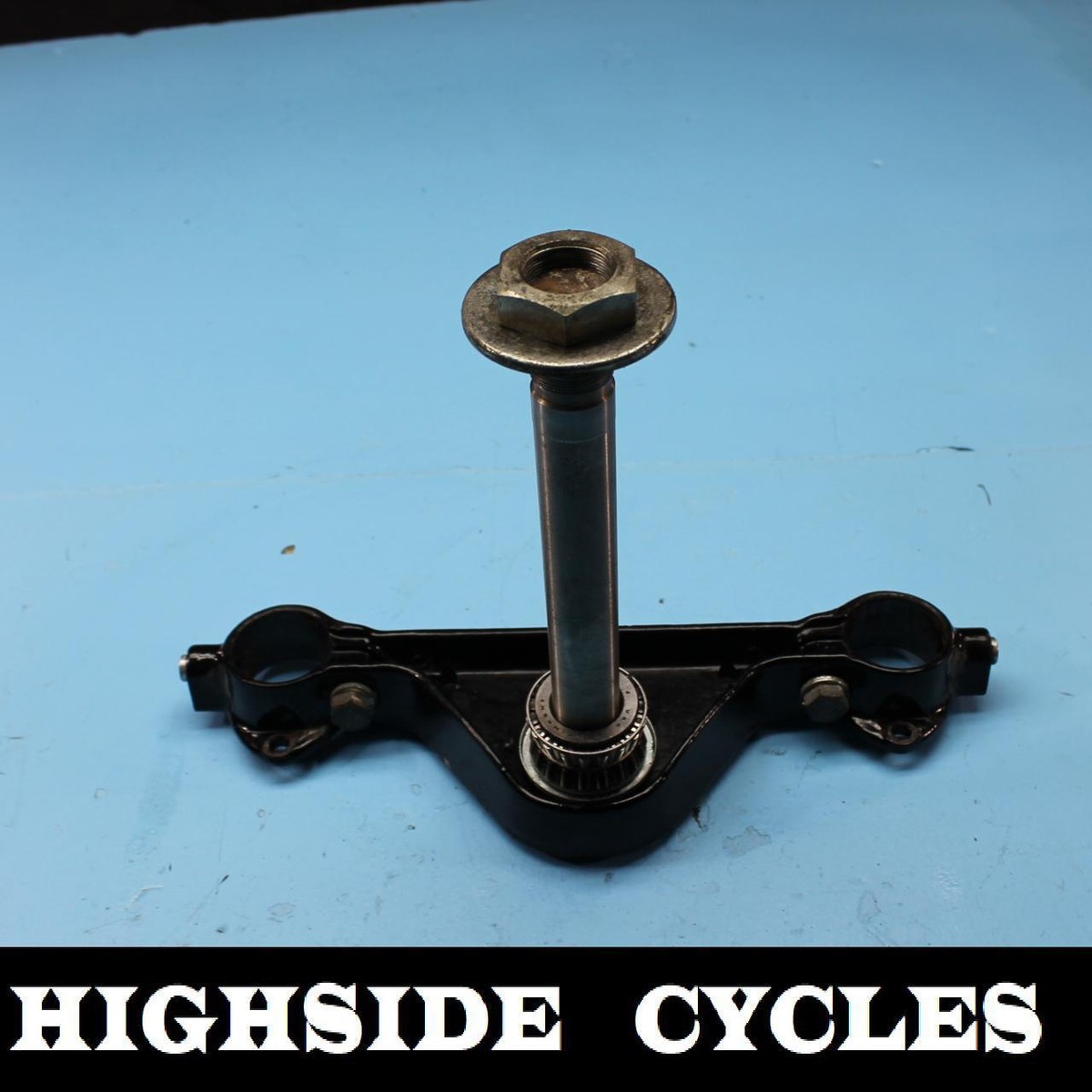 1329 96 HARLEY-DAVIDSON ELECTRA GLIDE LOWER TRIPLE TREE CLAMP