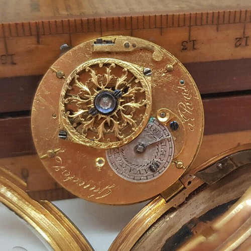 RELOJ BOLSILLO RARO ANTIGUO MINIATURA BORDE DORADO NO FUNCIONA NECESITA REPARACIÓN - Imagen 8 de 12