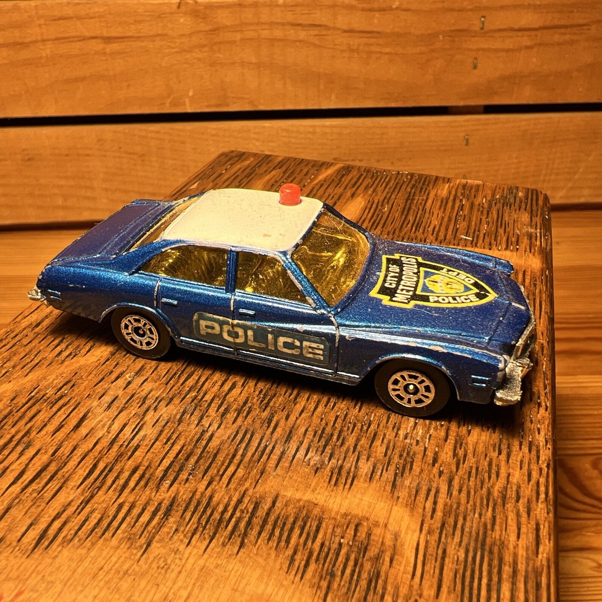 VINTAGE CORGI JUNIORS METROPOLIS POLICE BUICK REGAL SUPERMAN DIE