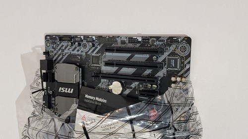 NOWY! Płyta główna do gier MSI AMD Ryzen B350 TOMAHAWK ATX - Desktop 2000 Ready - Zdjęcie 9 z 12