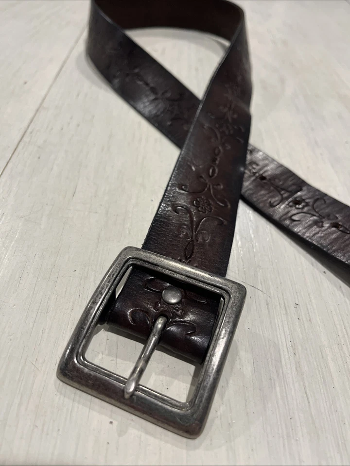 Old Navy Belt Women’s M (32) Brown Flower Embossed Leather - Image 2 of 4