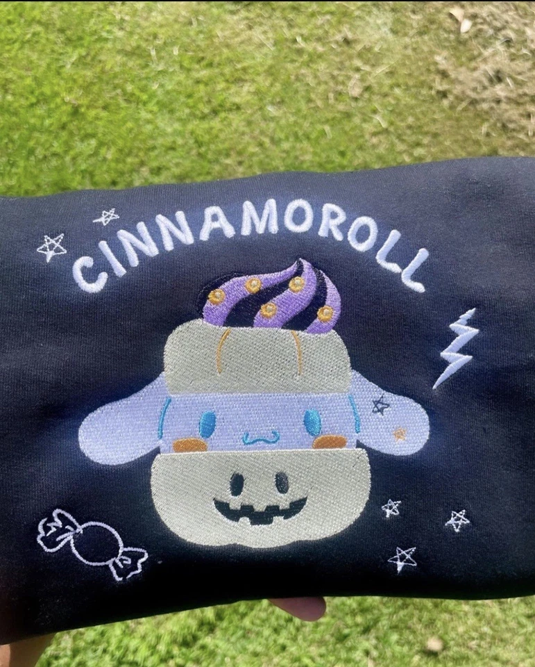 Cinnamoroll Halloween Calabaza Moda Personalizada Bordada Cuello Redondo Sudadera Foto 2 de 4