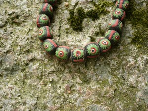 Recycled Glass Beads Ghana Krobo Strang Altglasperlen 10-11 mm mittelblau