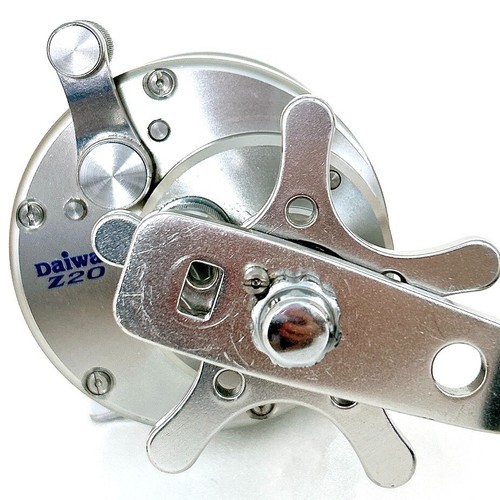 Daiwa Saltiga Z20 Right Hand Baitcasting Reel Jigging Gear Ratio 5.4:1 in stock - Picture 7 of 13