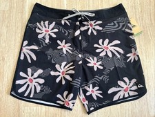 Quiksilver Men Surfsilk Scallop 19" Boardshort Swim trunk Black Floral Size 38