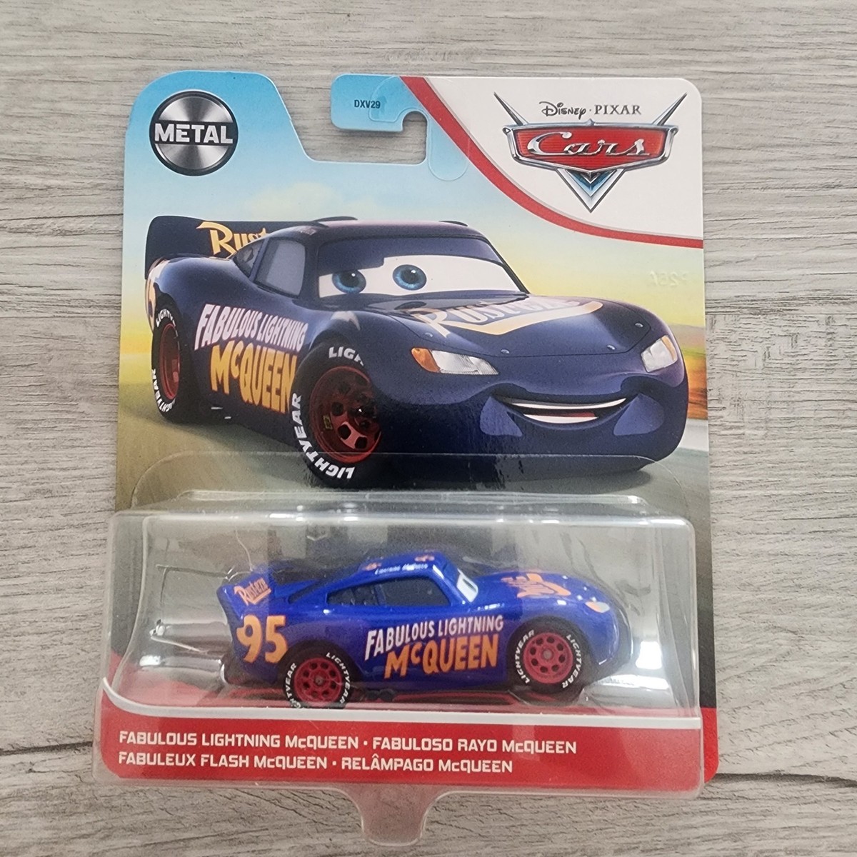 ディズニー　カーズ　Lightning McQueen JadaTOYS 1/24 DISNEY PIXAR CARS LIGHTNING McQUEEN with TIRE
