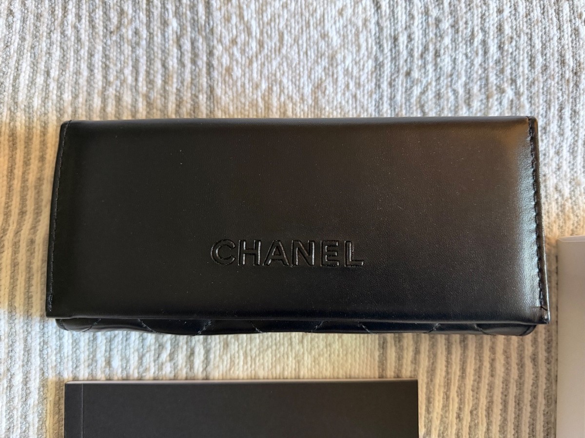 Chanel Black Quilted Women\'s sunglasses case with cleaning cloth CHANEL Quilted Sunglass Case Black Large Magnetic Box  main image 2