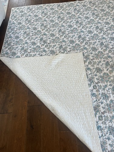 Martha Stewart Every Day Queen Size Quilt 89" X 89" Perfect Condition Beautiful - Picture 12 of 17