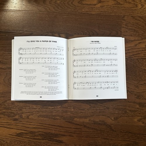 Vintage 1999 Brownie Girl Scout Songbook — Green Cover - Picture 5 of 5