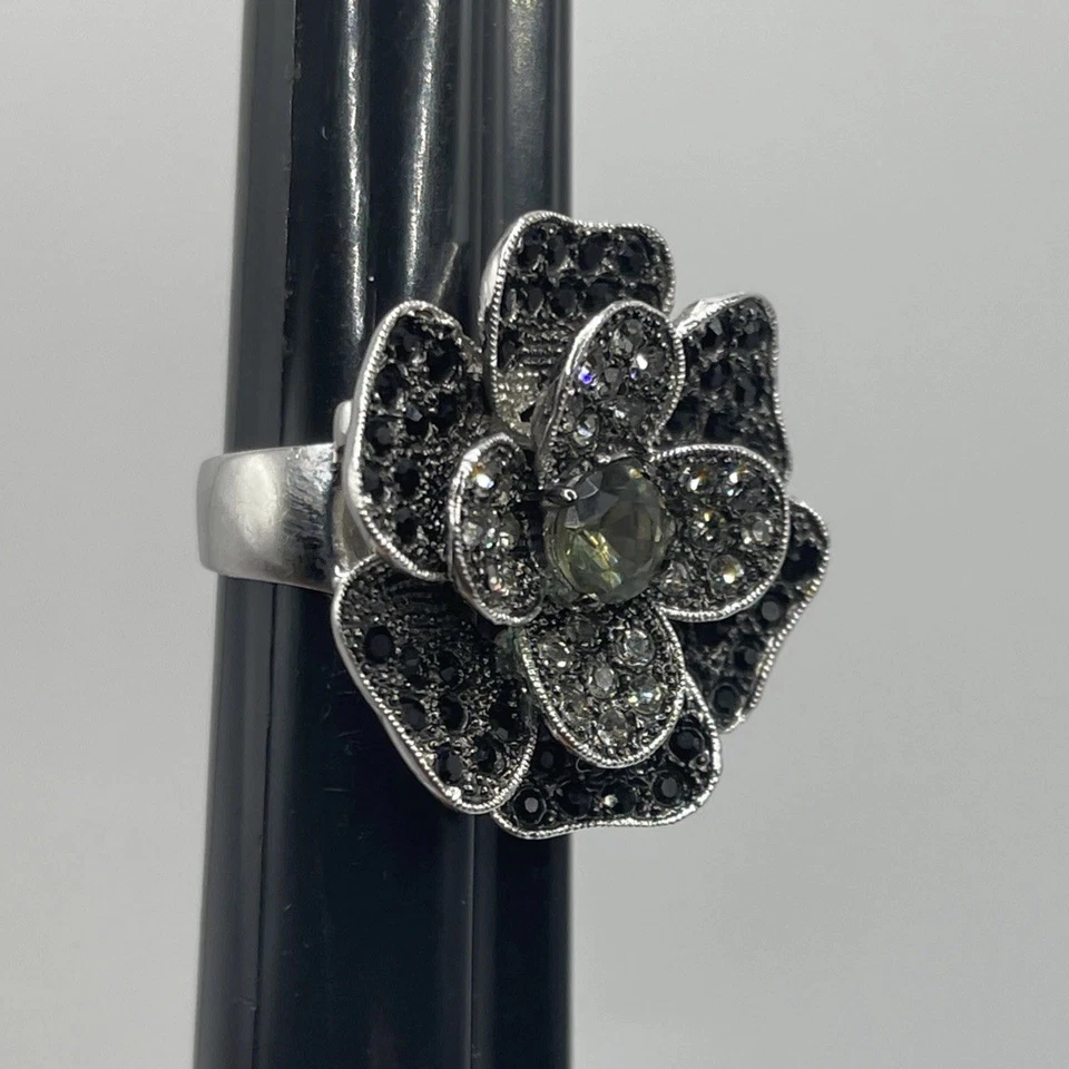 Anillo Park Lane Crepúsculo Flor Negra Plateado Rodio Talla 8 Foto 3 de 4