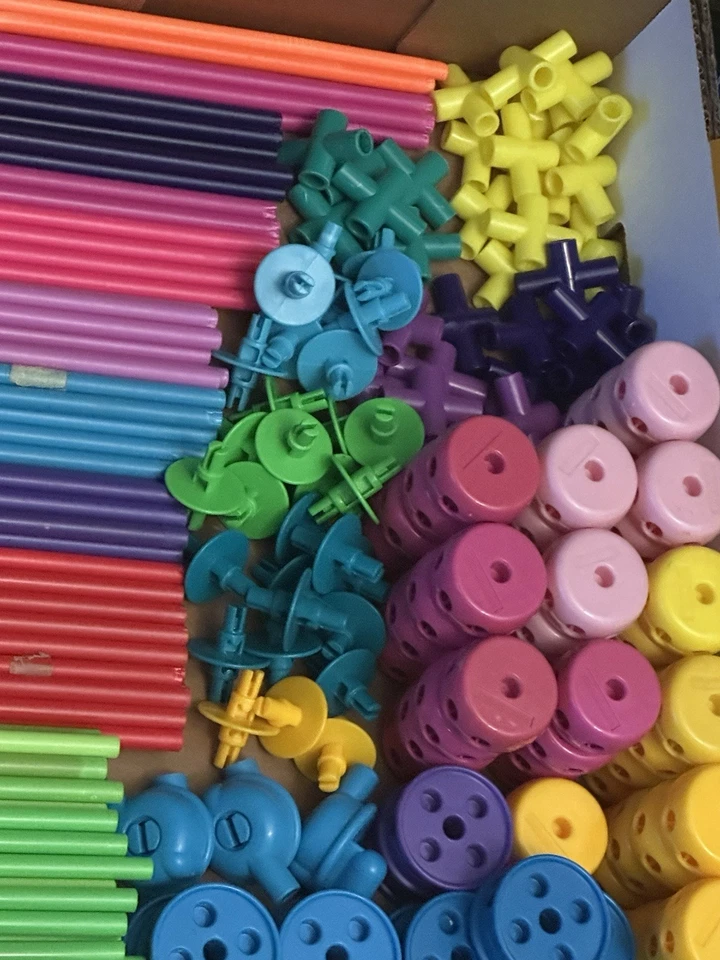 Hasbro Classic Tinkertoy Construction Set 2004 Toys R Us 350 Piece Lot - Image 2 of 4