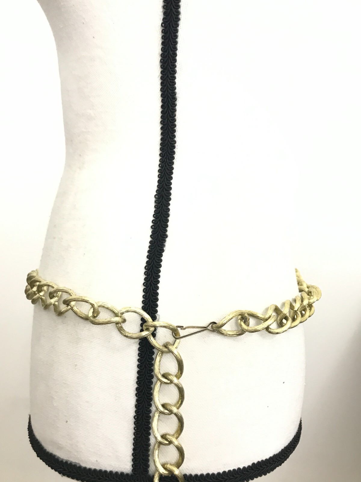 Women's Chain Belt Small-Medium Gold Vintage Meta… - image 5