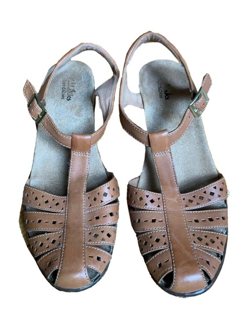 clarks shoes closed toe sandals