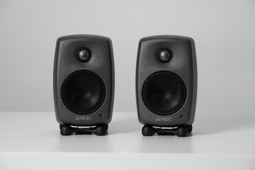 Genelec 8010AP-7 Studiomonitore dunkelgrau Paar