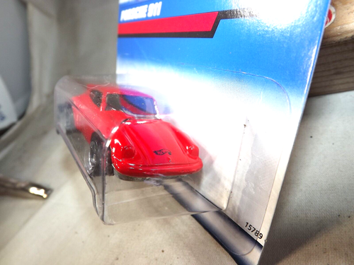 1995 Hot Wheels Blue/White Card #590 PORSCHE 911 Red w/Lrg-Sm Chrome SB Sp-Varia - Picture 4 of 5