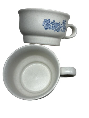 Vintage Pfaltzgraff Yorktowne Set Of 2 Flat Coffee Tea Mugs Cups 7-1 Stoneware
