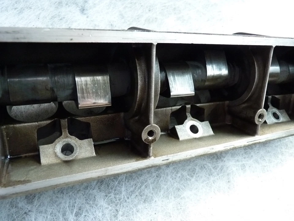 Maserati Biturbo AM452 camshaft housing 311020319 - Изображение 2 из 4