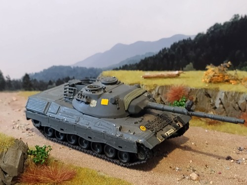 Vintage Revell Airfix Tank German Leopard 1 Military Army Built model Kit 1/72 - Picture 9 of 24