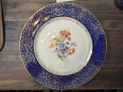 Homer Laughlin B1344 dinner plate with a cobalt blue rim, 22k gold overlay bands