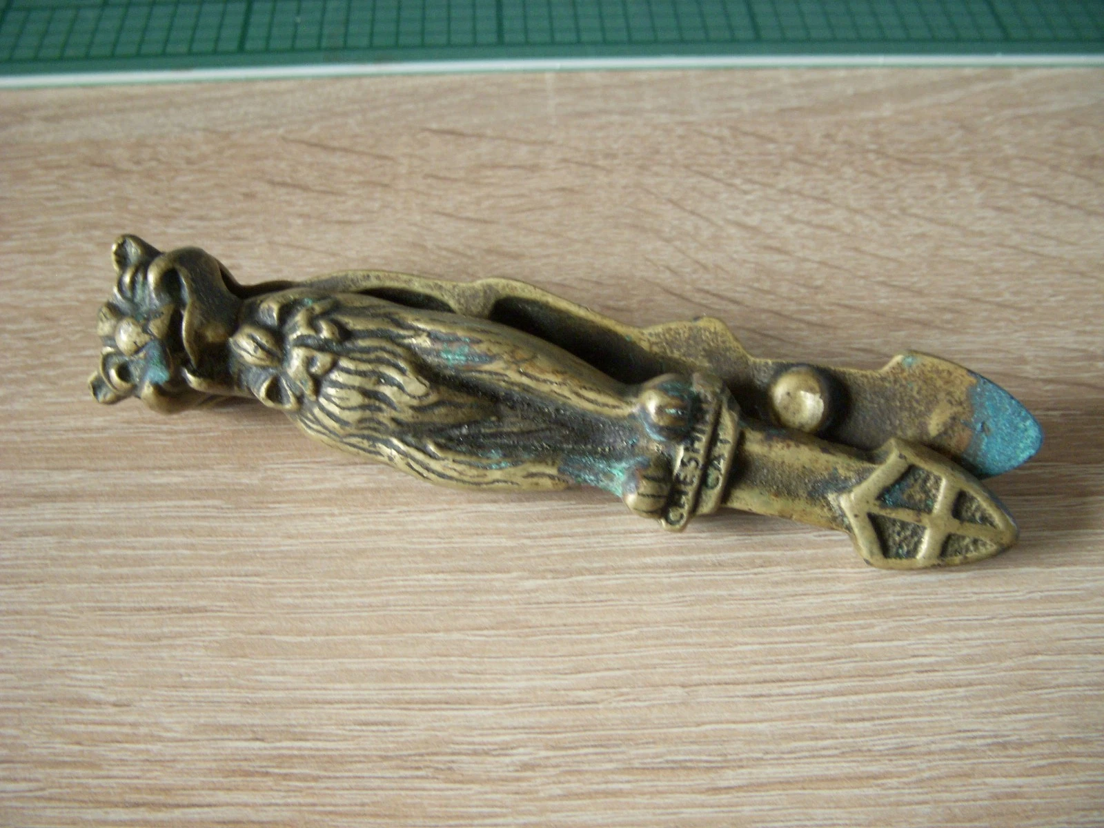VINTAGE NUTCRACKERS - CHESHIRE CAT - ALICE IN WONDERLAND - PEERAGE
Opens in a new window or tab